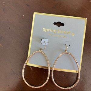 New! Gold tone hoop earrings,